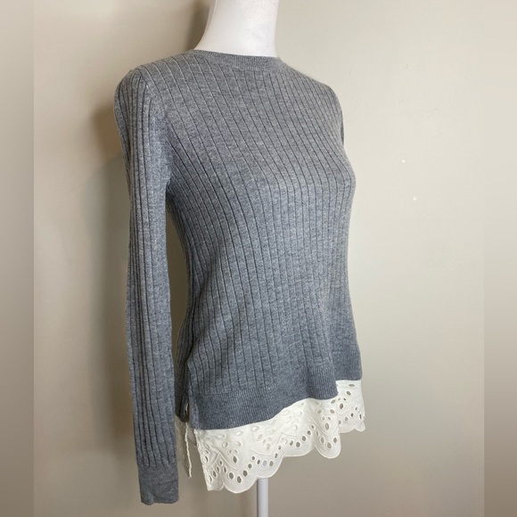 LOFT Gray Ribbed Long Sleeve Super Soft Sweater with White Eyelet Hem Size XS - Picture 2 of 5